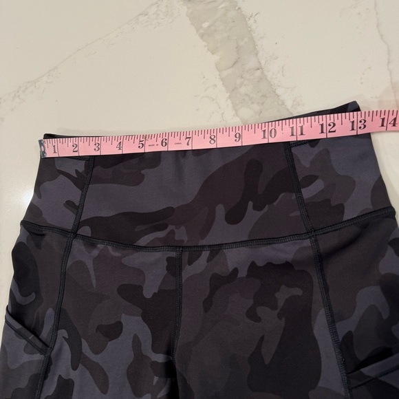 Lululemon Fast & Free High Rise Crop Leggings Women’s 6 Gray Camo Reflective Gym - Picture 8 of 9